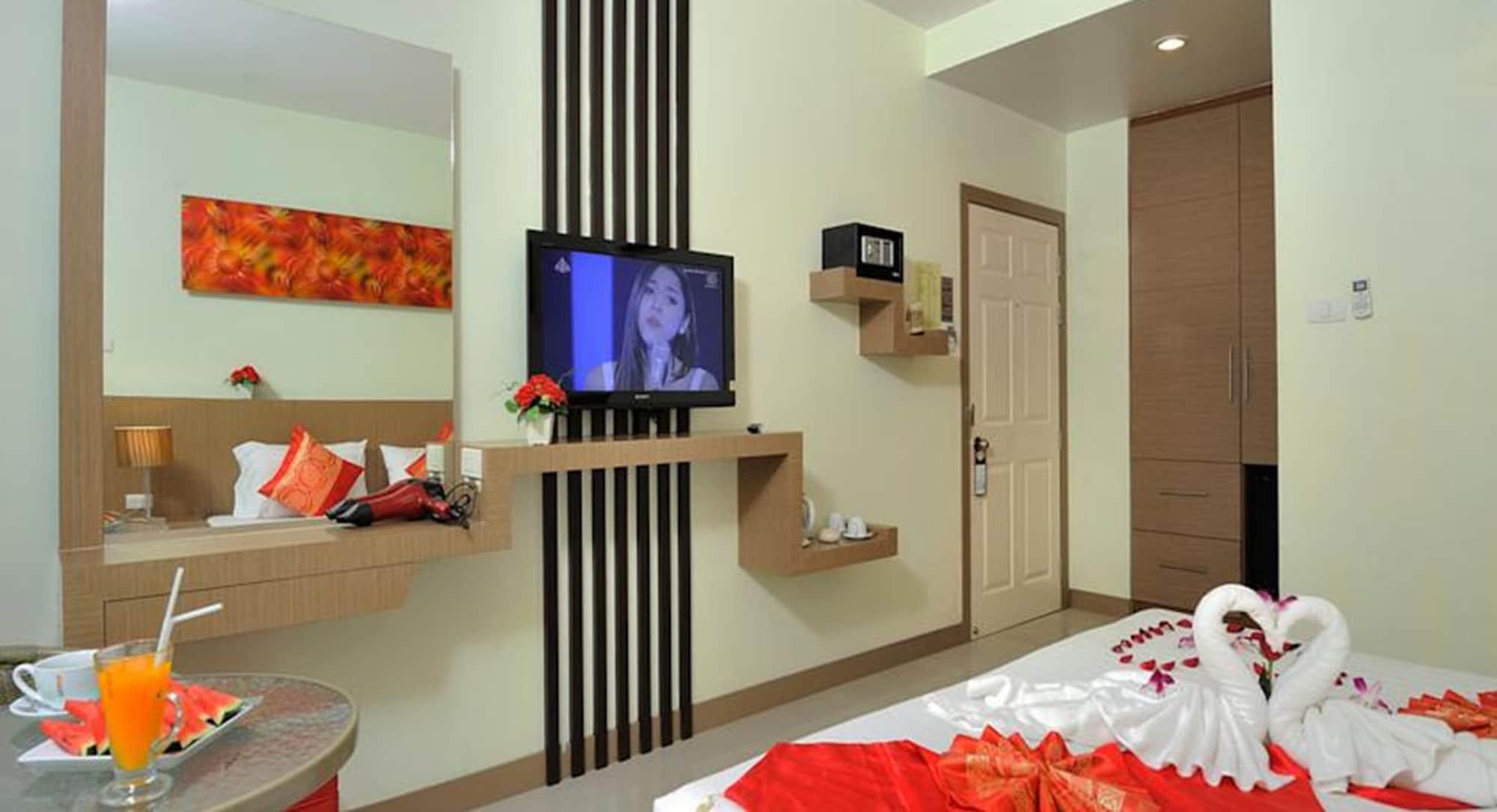 Pimrada Hotel Patong Esterno foto