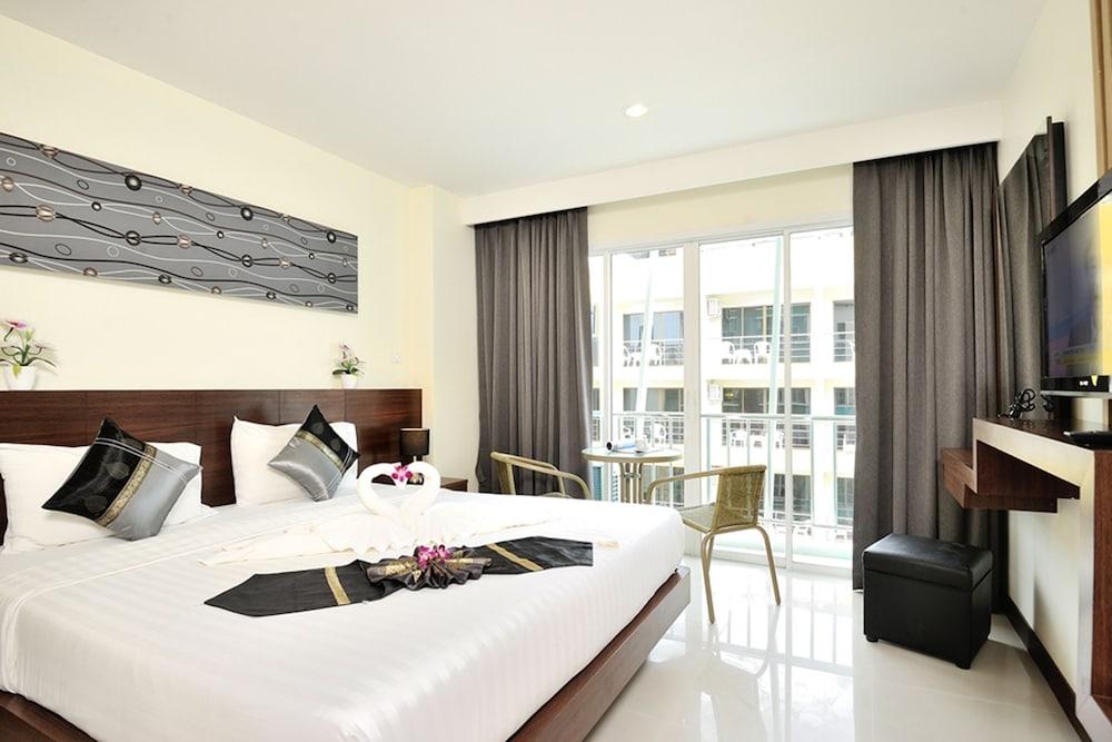 Pimrada Hotel Patong Esterno foto