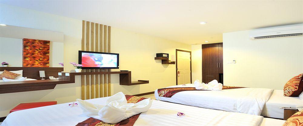 Pimrada Hotel Patong Esterno foto