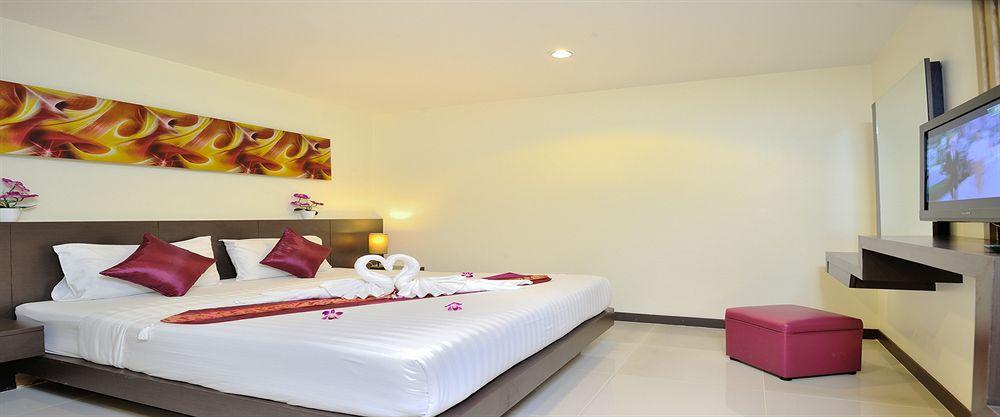 Pimrada Hotel Patong Esterno foto