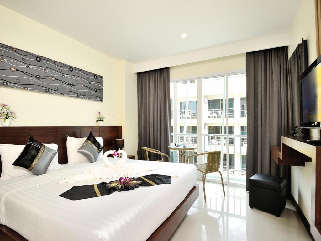 Pimrada Hotel Patong Esterno foto