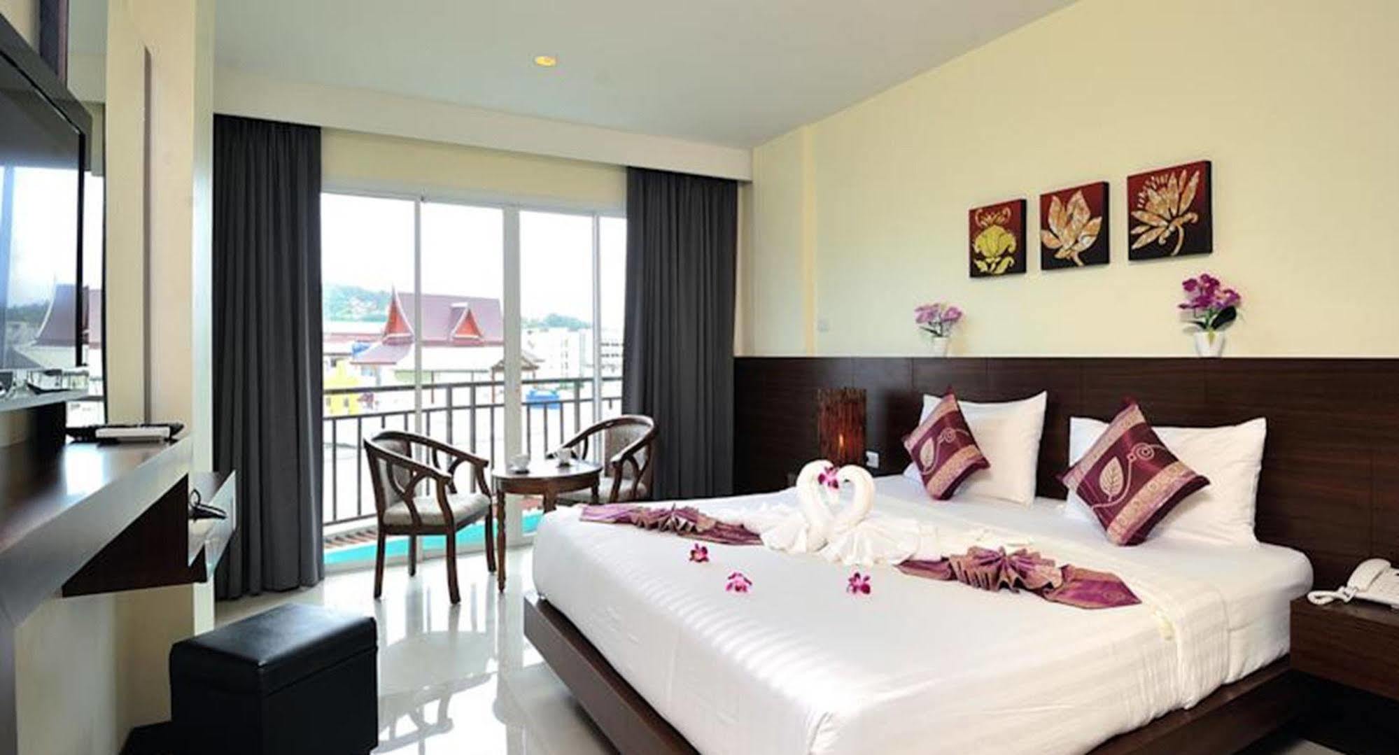 Pimrada Hotel Patong Esterno foto