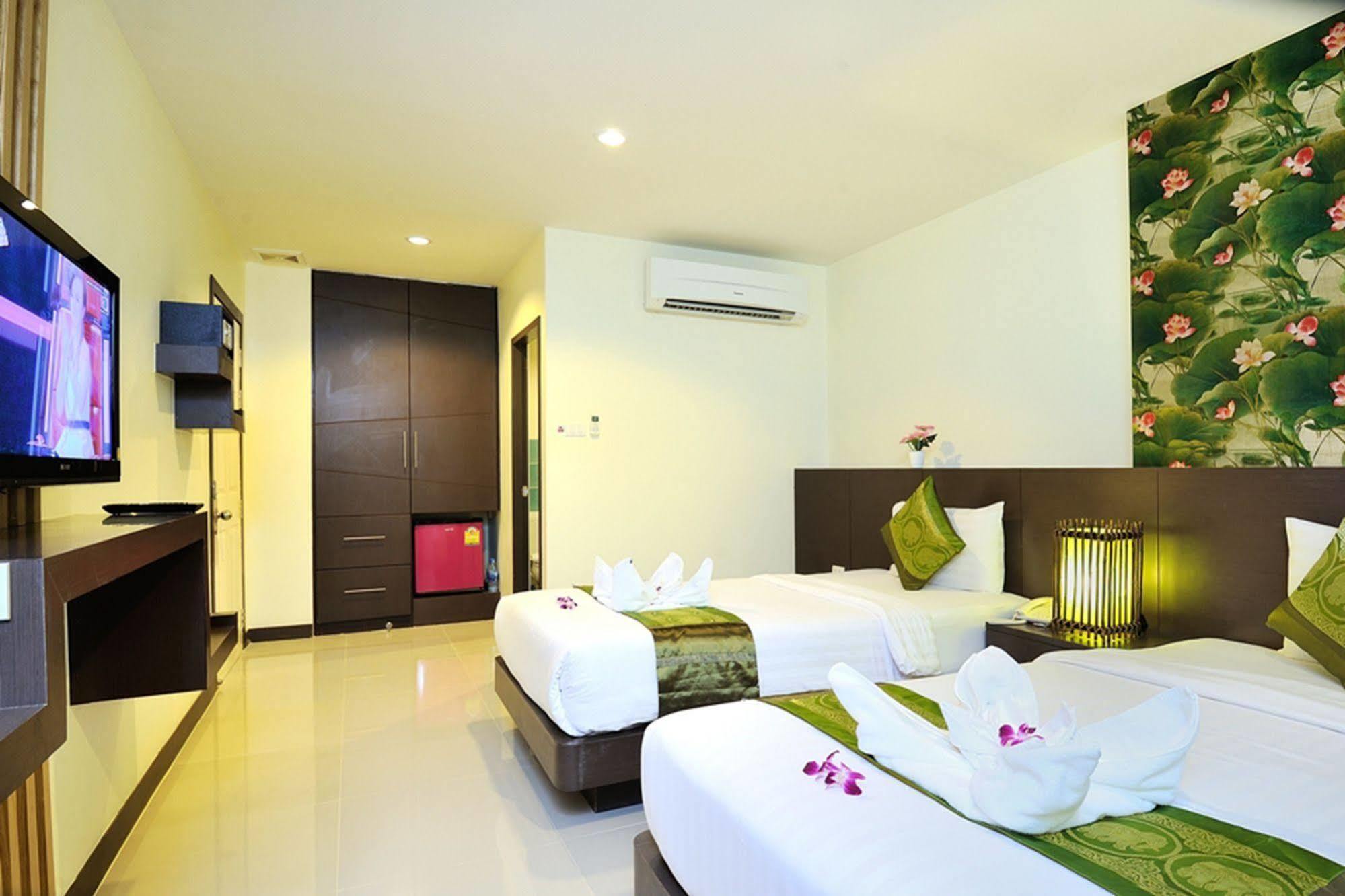 Pimrada Hotel Patong Esterno foto