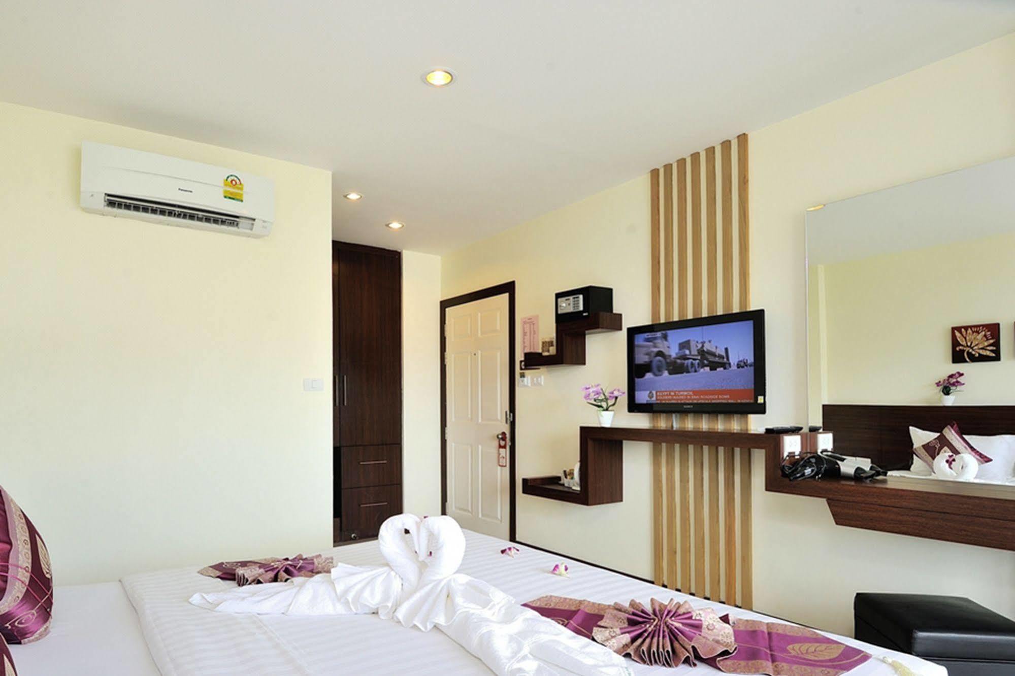 Pimrada Hotel Patong Esterno foto